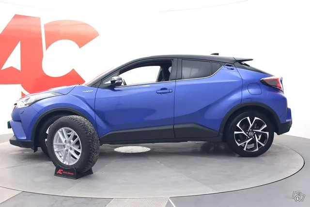 Toyota C-HR 1,8 Hybrid Intense Edition Business - Approved / Image 2