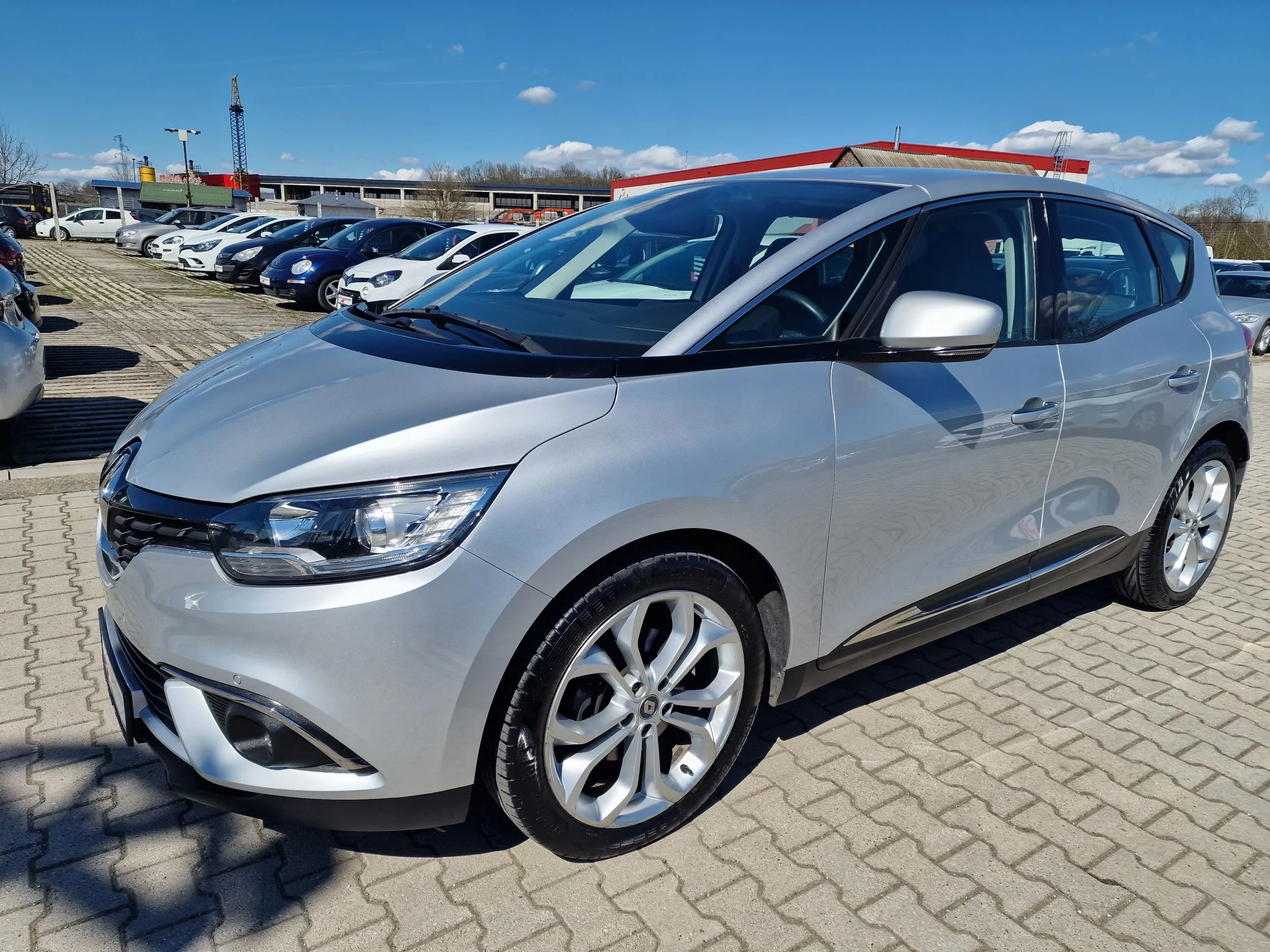 Renault Scenic 1.5 DCI KREDITI NA LICU MESTA Image 1